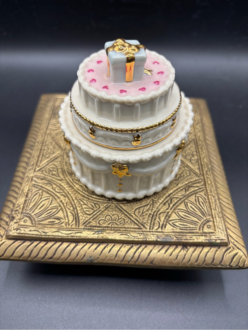 Lenox White and Gold Porcelain Trinket Box Birthday Cake - Picture 2 of 9